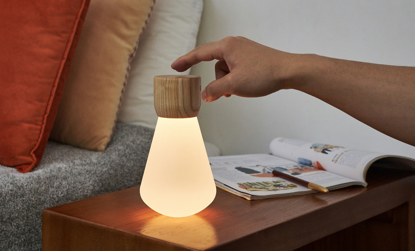 Gingko Design - Large Pentagon desk bulb