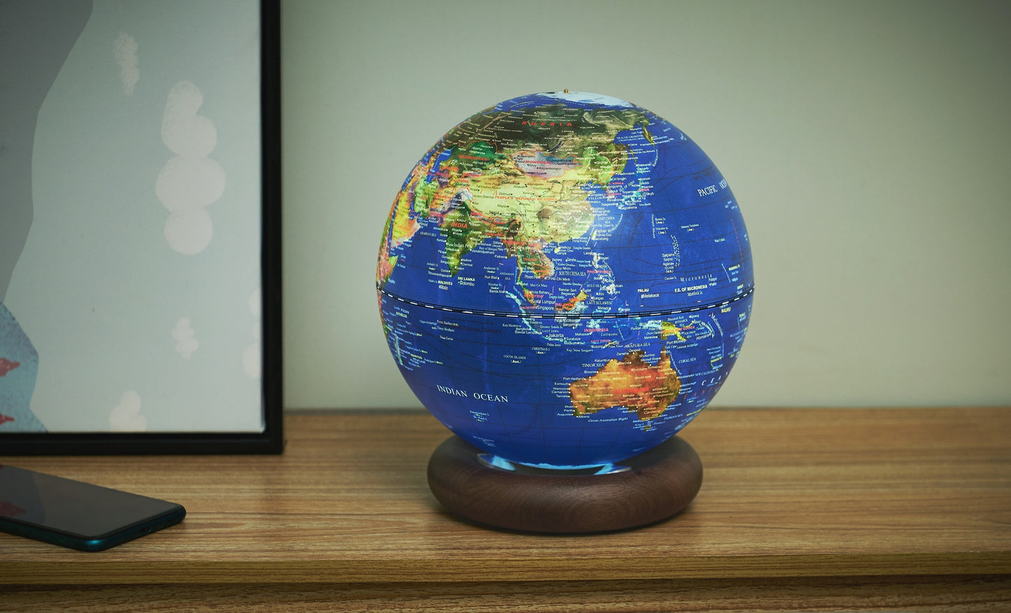 Gingko Design - AtlasGlobe Lamp - Leuchtglobus