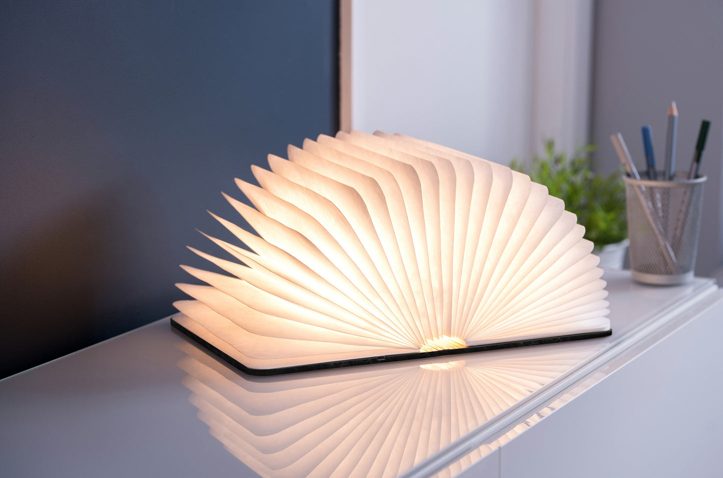 Gingko Design - Smart Book Light - Stimmungslicht